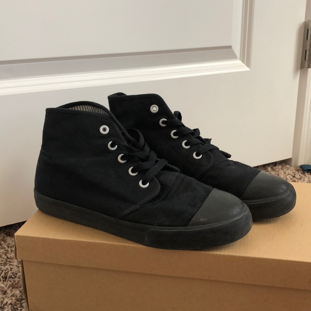 NEW condition bangs shoes in onyx (black)